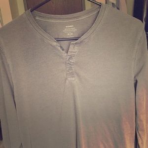 Grey long sleeve shirt